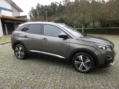 Sell Peugeot 3008 2017 - 18990 EUR, 151000 km - AUTO.MOTO.pt