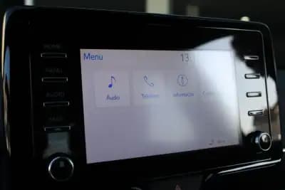 Sell Toyota Yaris 2021 - 19250 EUR, 100929 km - AUTO.MOTO.pt