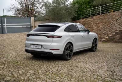 Vendo Porsche Cayenne Coupé 2022 - 108000 EUR, 92000 km - AUTO.MOTO.pt