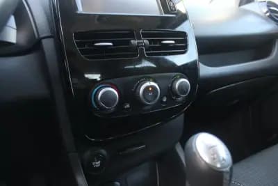 Sell Renault Clio 2015 - 8990 EUR, 189900 km - AUTO.MOTO.pt