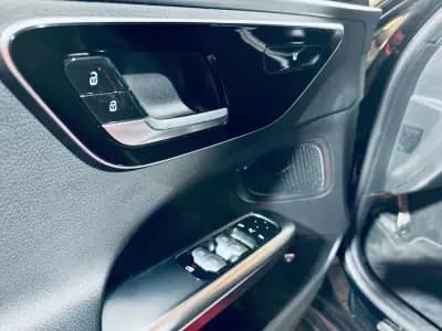 Vendo Mercedes-Benz C 300 2022 - 40990 EUR, 95187 km - AUTO.MOTO.pt