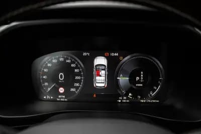 Vendo Volvo XC 40 2020 - 28980 EUR, 88796 km - AUTO.MOTO.pt