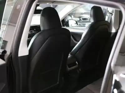 Vendo Tesla Model Y 2022 - 41900 EUR, 27000 km - AUTO.MOTO.pt