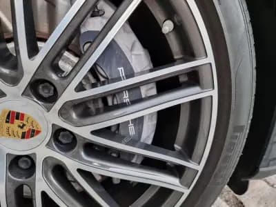 Vendo Porsche Panamera Sport Turismo 2018 - 84990 EUR, 147000 km - AUTO.MOTO.pt