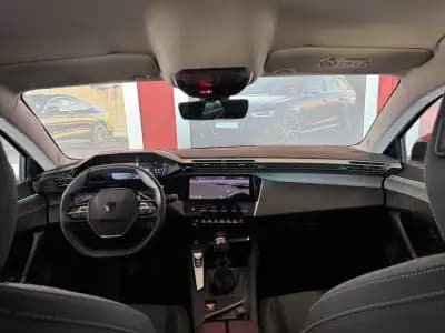 Vendo Peugeot 308 SW 2022 - 19990 EUR, 123591 km - AUTO.MOTO.pt