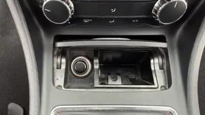 Sell Mercedes-Benz GLA 180 2017 - 24900 EUR, 64269 km - AUTO.MOTO.pt