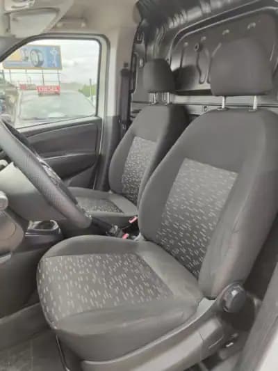 Sell Opel Combo 2018 - 11900 EUR, 170000 km - AUTO.MOTO.pt