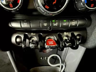 Vendo MINI One 2016 - 12999 EUR, 132000 km - AUTO.MOTO.pt