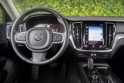 Vendo Volvo V60 2021 - 33900 EUR, 88100 km - AUTO.MOTO.pt