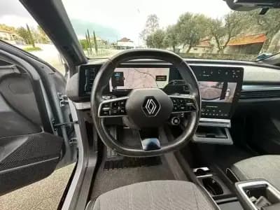 Vendo Renault Mégane E-Tech 2022 - 24999 EUR, 101000 km - AUTO.MOTO.pt