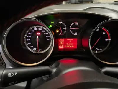 Vendo Alfa Romeo Giulietta 2010 - 9950 EUR, 272000 km - AUTO.MOTO.pt