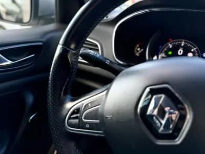 Sell Renault Mégane 2020 - 17950 EUR, 114000 km - AUTO.MOTO.pt