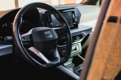 Sell SEAT Arona 2023 - 17500 EUR, 52100 km - AUTO.MOTO.pt