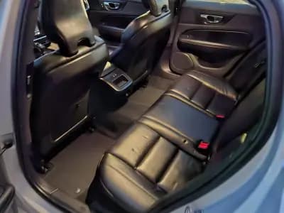 Sell Volvo V60 2018 - 23990 EUR, 117041 km - AUTO.MOTO.pt