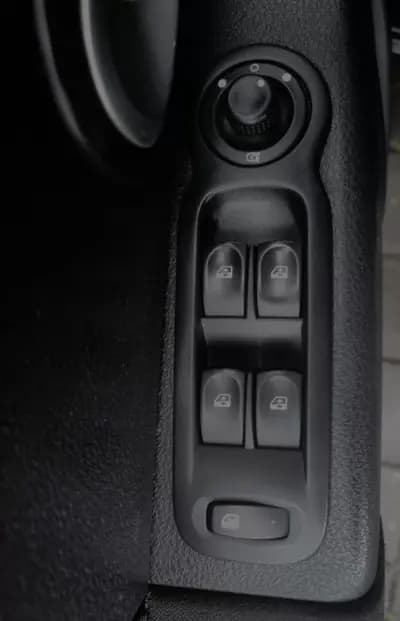 Vendo Renault Modus 2008 - 4500 EUR, 132000 km - AUTO.MOTO.pt