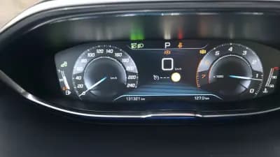 Vendo Peugeot 3008 2018 - 16990 EUR, 131000 km - AUTO.MOTO.pt