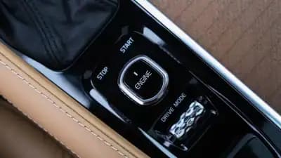 Sell Volvo S90 2016 - 24750 EUR, 266000 km - AUTO.MOTO.pt