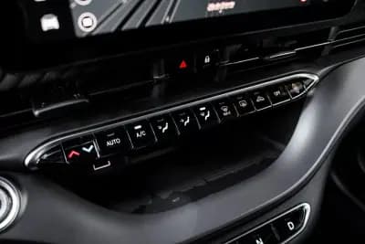 Sell Abarth 500e 2024 - 29450 EUR, 11076 km - AUTO.MOTO.pt