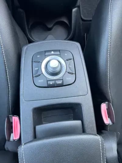 Sell Renault Grand Scénic 2015 - 9900 EUR, 291000 km - AUTO.MOTO.pt