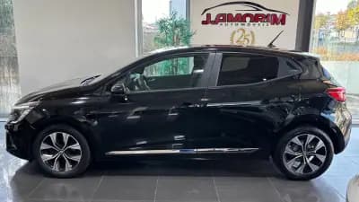 Vendo Renault Clio 2023 - 14499 EUR, 111021 km - AUTO.MOTO.pt