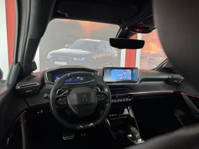 Vendo Peugeot 208 2022 - 21990 EUR, 19759 km - AUTO.MOTO.pt