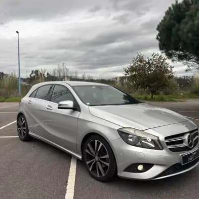 Vendo Mercedes-Benz A 180 2013 - 13950 EUR, 220000 km - AUTO.MOTO.pt