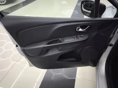 Sell Renault Clio 2015 - 9250 EUR, 201119 km - AUTO.MOTO.pt