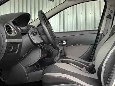 Vendo Renault Clio Break 2012 - 6500 EUR, 190800 km - AUTO.MOTO.pt