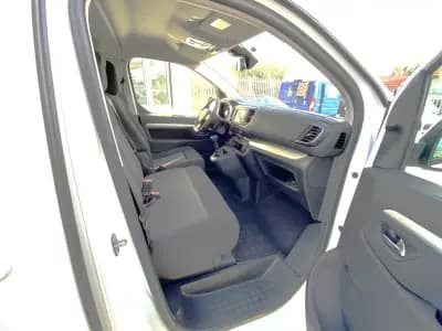 Vendo Peugeot Traveller 2018 - 28990 EUR, 151058 km - AUTO.MOTO.pt