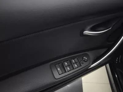 Vendo BMW 118 2012 - 13950 EUR, 239213 km - AUTO.MOTO.pt