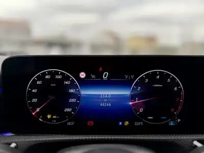 Sell Mercedes-Benz A 200 2024 - 32950 EUR, 44000 km - AUTO.MOTO.pt