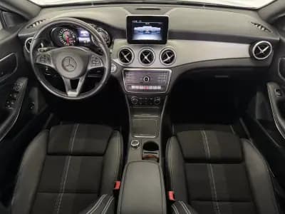 Vendo Mercedes-Benz CLA 180 2018 - 21950 EUR, 77215 km - AUTO.MOTO.pt