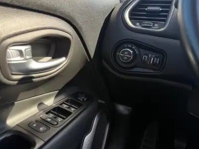 Sell Jeep Renegade 2019 - 15995 EUR, 105000 km - AUTO.MOTO.pt