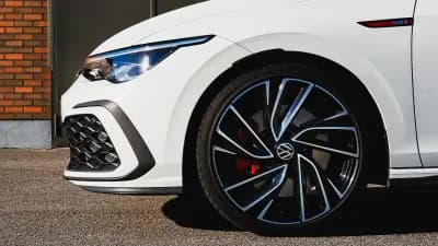 Sell Volkswagen Golf 2020 - 33000 EUR, 66500 km - AUTO.MOTO.pt