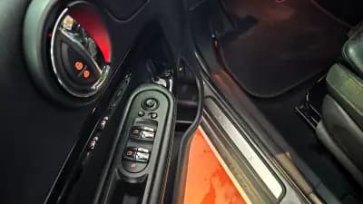 Sell MINI Countryman 2018 - 21550 EUR, 127363 km - AUTO.MOTO.pt