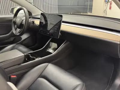 Sell Tesla Model 3 2019 - 24890 EUR, 118800 km - AUTO.MOTO.pt