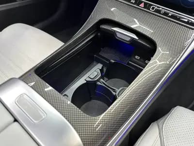 Vendo Mercedes-Benz C 300 2024 - 51990 EUR, 20500 km - AUTO.MOTO.pt