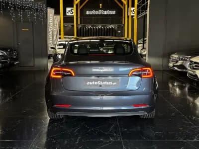 Vendo Tesla Model 3 2022 - 29990 EUR, 125900 km - AUTO.MOTO.pt