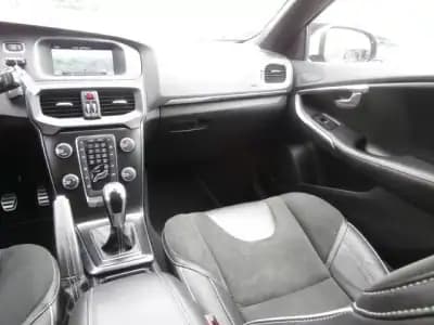 Vendo Volvo V40 2017 - 16800 EUR, 170641 km - AUTO.MOTO.pt