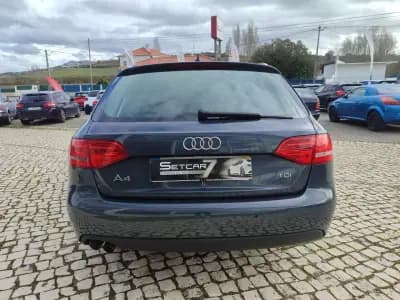 Vendo Audi A4 Avant 2010 - 9500 EUR, 292000 km - AUTO.MOTO.pt