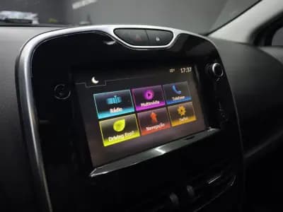 Sell Renault Clio 2015 - 9250 EUR, 201119 km - AUTO.MOTO.pt