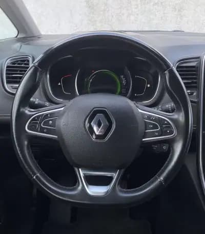 Vendo Renault Scénic 2019 - 16900 EUR, 71000 km - AUTO.MOTO.pt