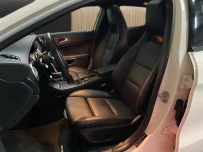 Sell Mercedes-Benz GLA 180 2015 - 21950 EUR, 22737 km - AUTO.MOTO.pt