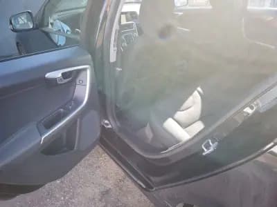 Vendo Volvo V60 2014 - 12900 EUR, 172000 km - AUTO.MOTO.pt