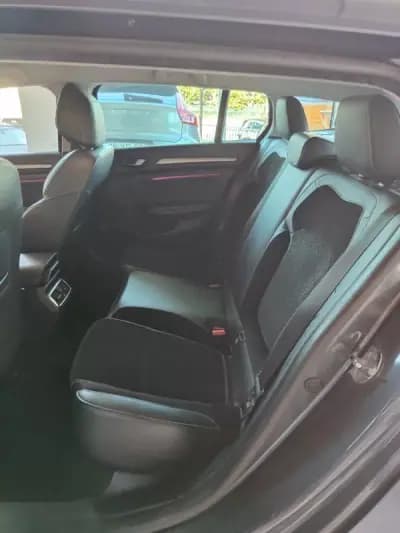 Sell Renault Mégane Sport Tourer 2019 - 13750 EUR, 155000 km - AUTO.MOTO.pt