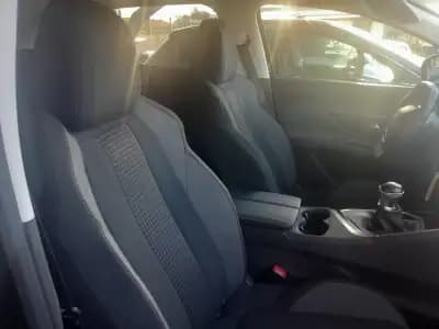 Vendo Peugeot 3008 2019 - 17900 EUR, 125000 km - AUTO.MOTO.pt