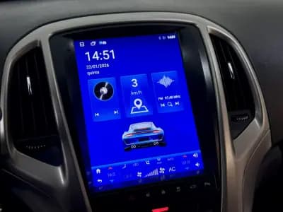 Vendo Opel Astra Sports Tourer 2011 - 6250 EUR, 235000 km - AUTO.MOTO.pt