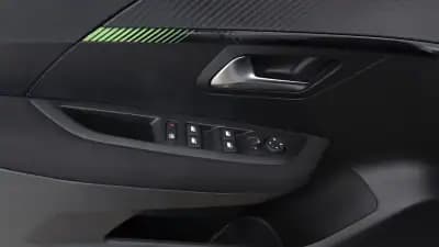 Sell Peugeot 208 2024 - 16450 EUR, 17000 km - AUTO.MOTO.pt