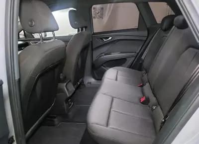 Vendo Audi Q4 e-tron 2021 - 27900 EUR, 85105 km - AUTO.MOTO.pt