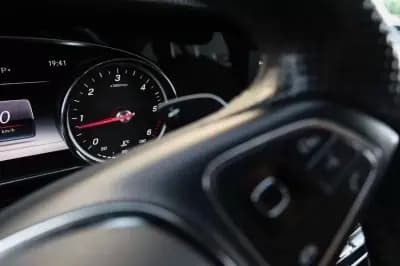 Vendo Mercedes-Benz E 220 2017 - 25000 EUR, 168000 km - AUTO.MOTO.pt